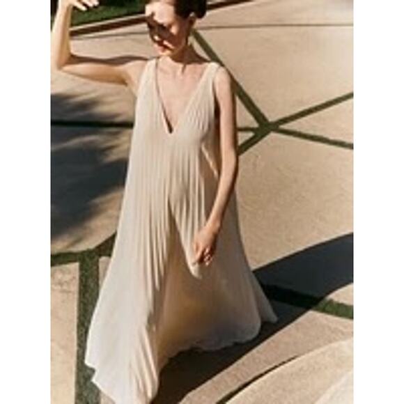 Reformation Dresses & Skirts - Reformation Rafina Dress ivory pleated wedding bridal maxi loose fit size 6